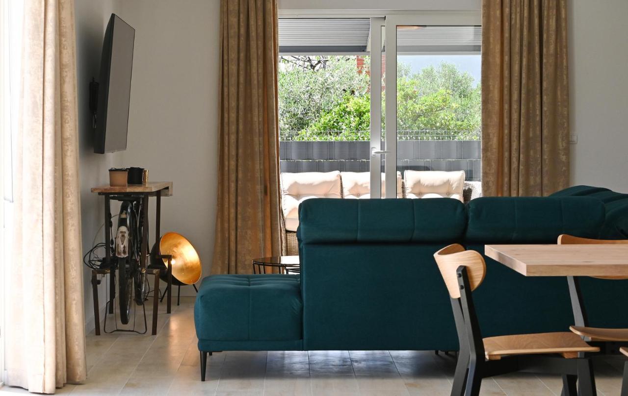 Luxury Apartment Maravic With Private Pool Trogir Exterior photo